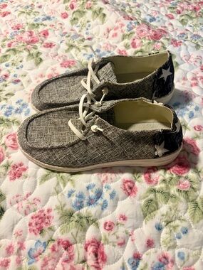 Casual Grey Slip-On Sneakers with Star Accent